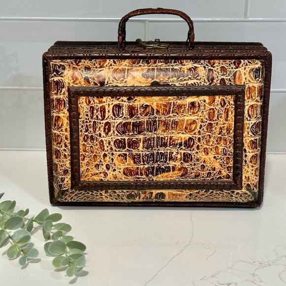 Vintage Wooden Women's Handbag Alligator Skin Design Box